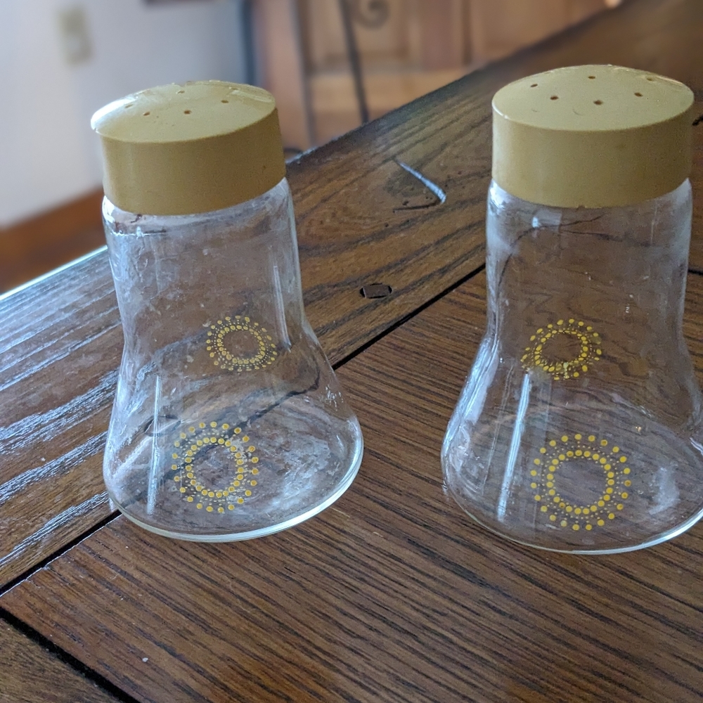 Pyrex Atomic Sunburst vintage salt and pepper shakers